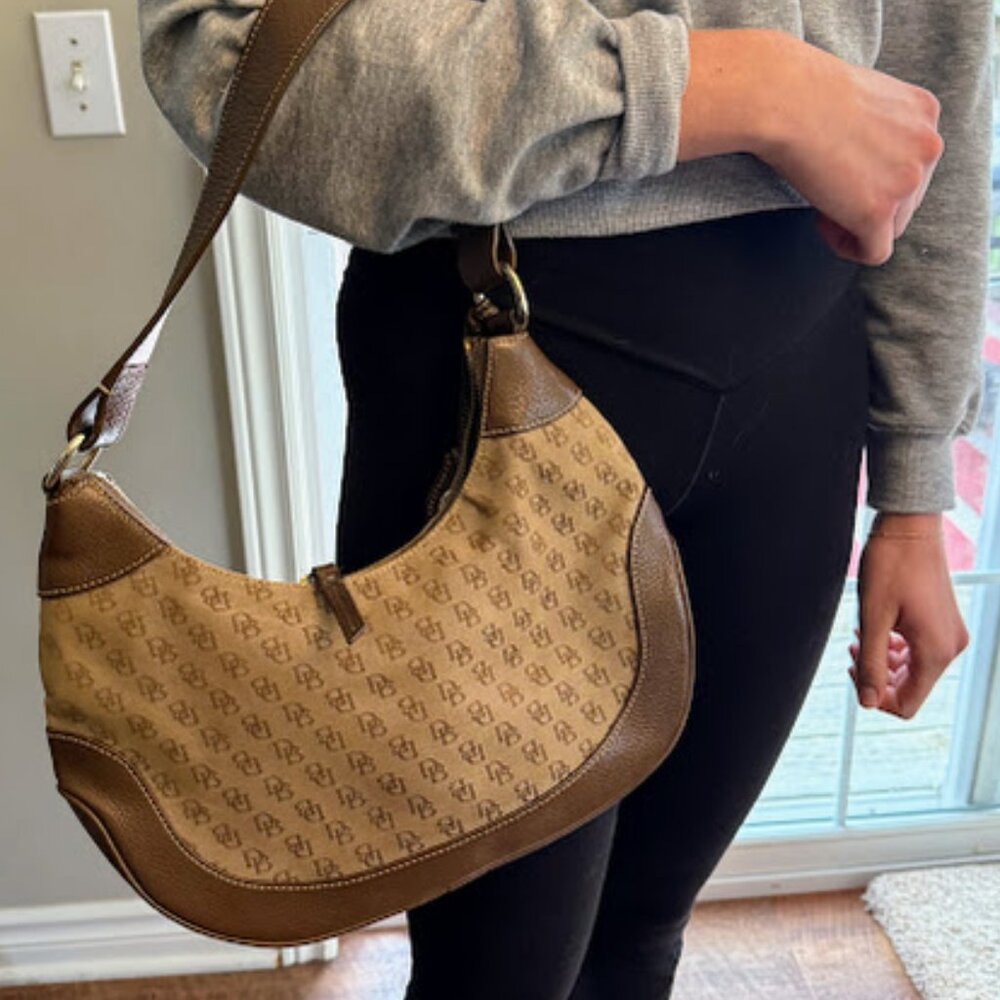 Dooney & Bourke Vintage Brown Leather DB Shoulder bag - Picture 6 of 14
